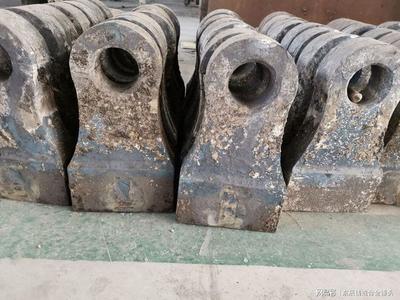 耐磨錘頭 高鉻復(fù)合錘頭等破碎機錘頭都適合哪種物料粉碎,更耐用